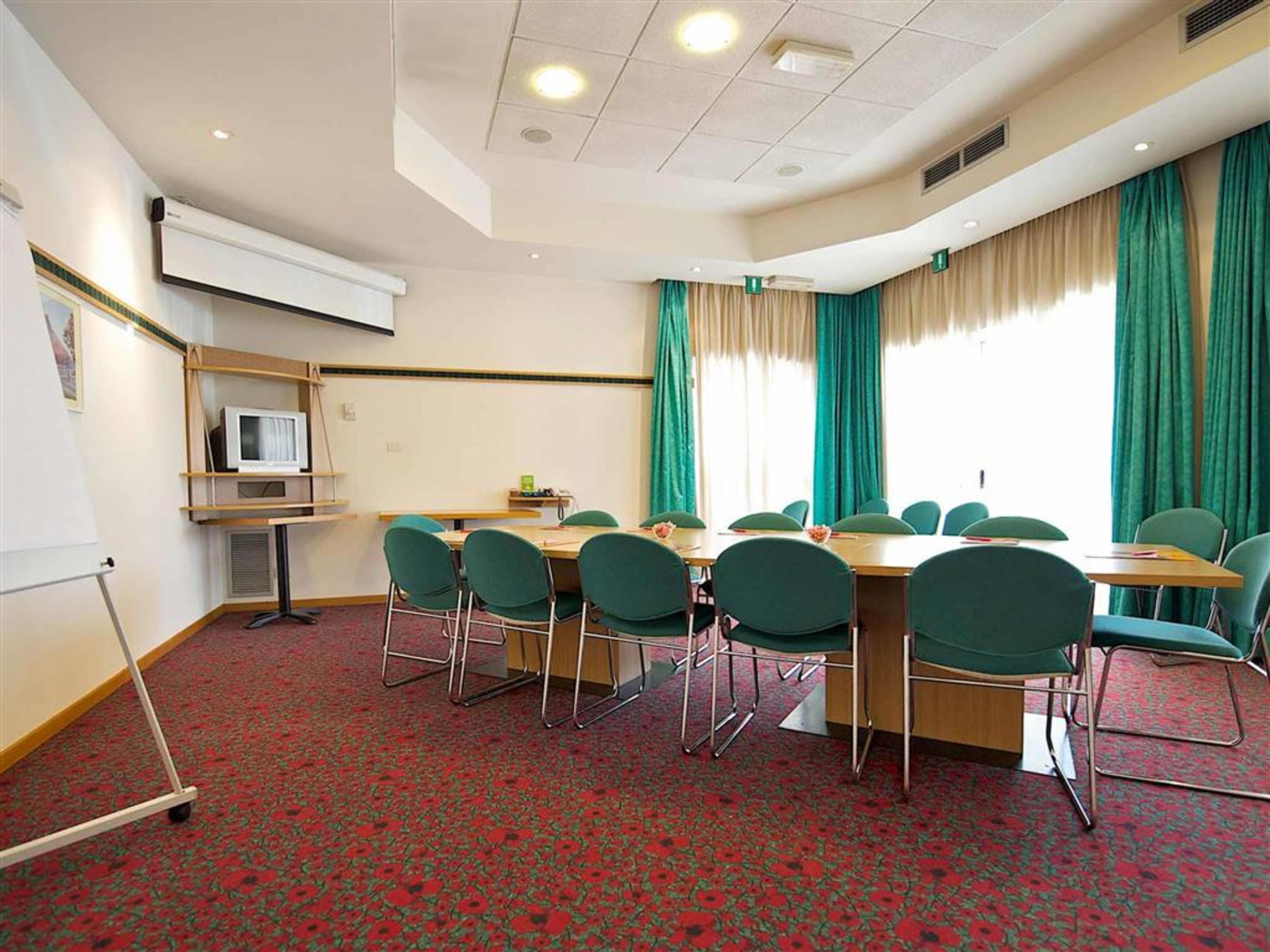 Hotel Ibis Firenze Nord Aeroporto Сесто-Фьорентино Экстерьер фото