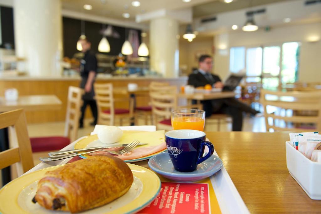 Hotel Ibis Firenze Nord Aeroporto Сесто-Фьорентино Экстерьер фото